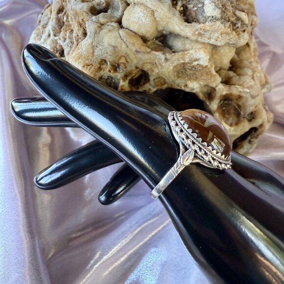 Vintage 800 Silver Tiger’s Eye Ring – Rope & Leaf Detail (Size 8) - Picture 2 of 8